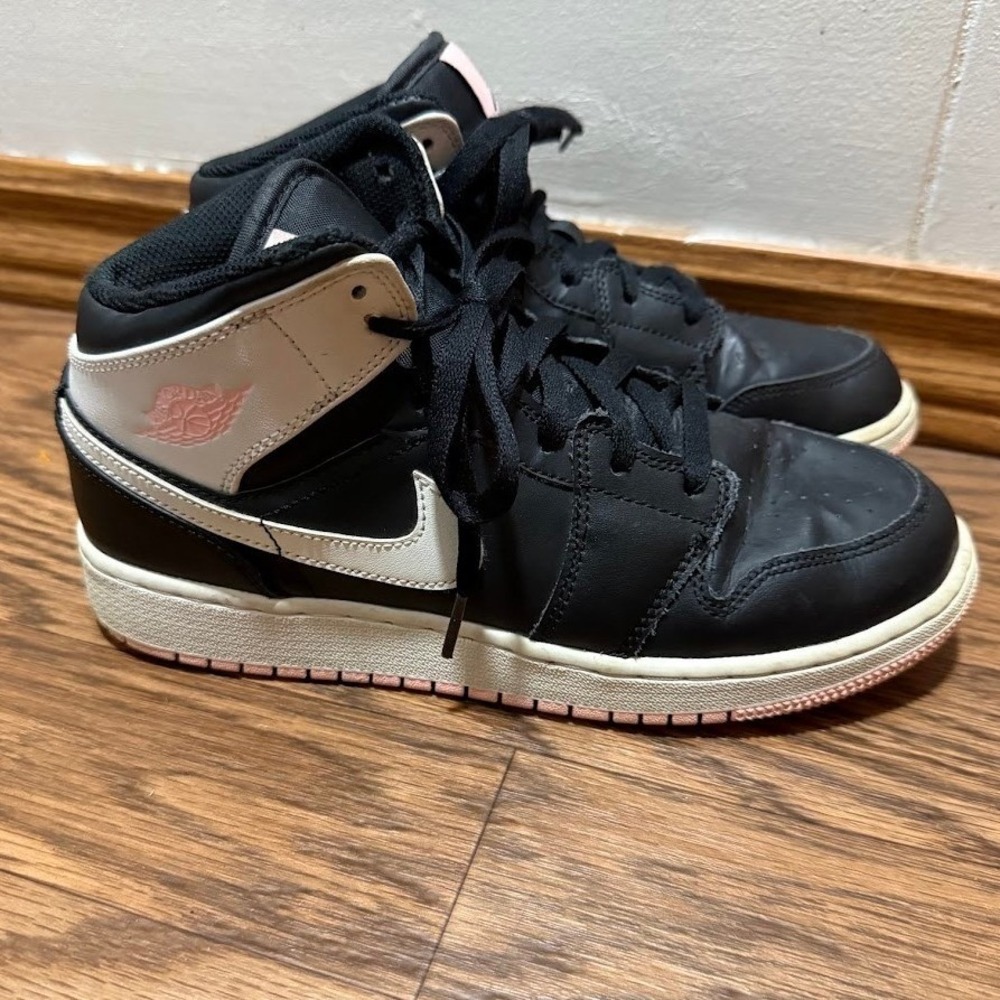 Air Jordan 1 Mid Black White Pink Youth Kids Sneakers Shoes Size 6.5Y 555112 061